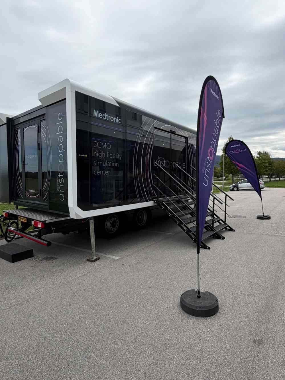 Bild zeigt den Demonstrationsbus der Fa. Medtronic
